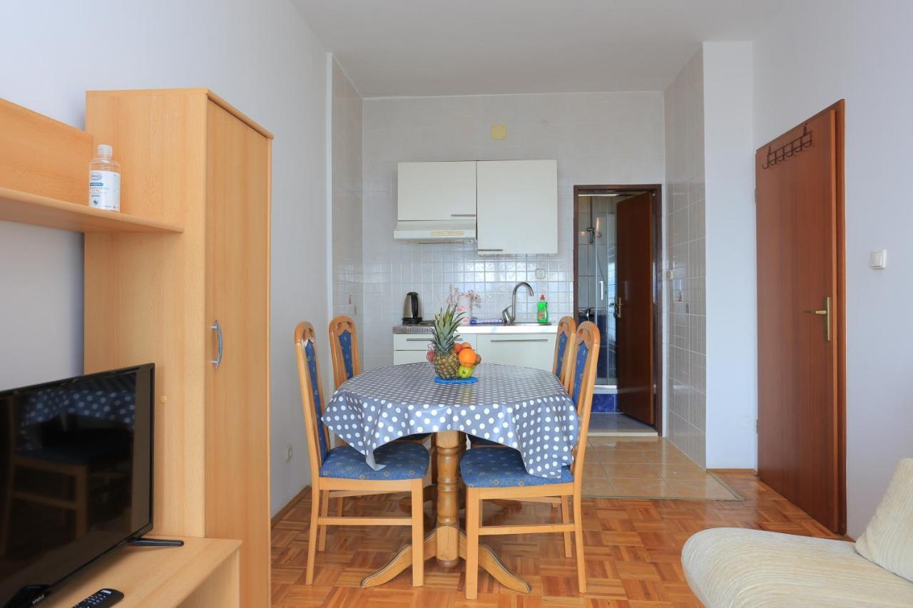 Apartments By The Sea Podgora, Makarska - 18918 Екстер'єр фото